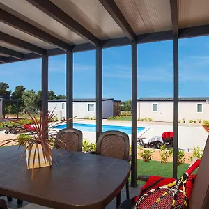 Parco vacanze Adria Mobile Homes In Kastanija, Novigrad Istria